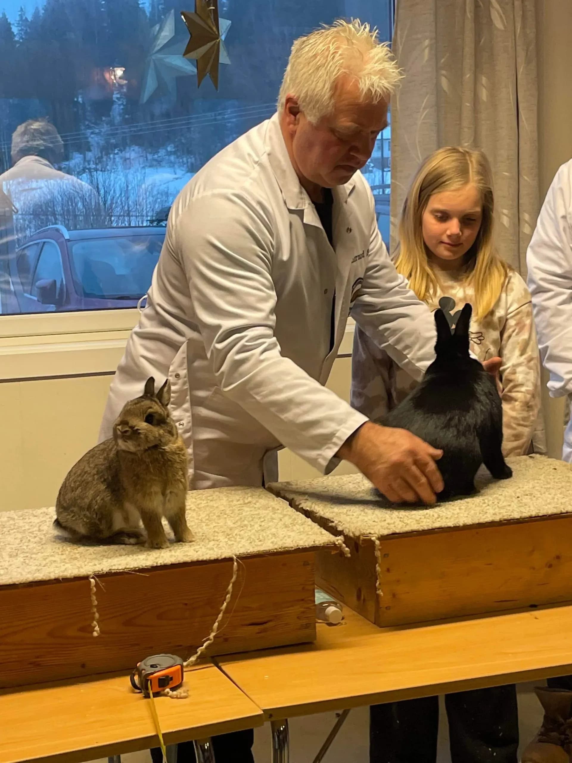 Bim og biS vinnere i lag med dommer Thormod Saue