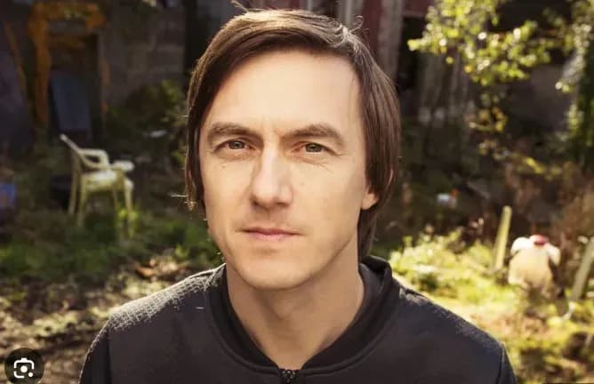 tønes